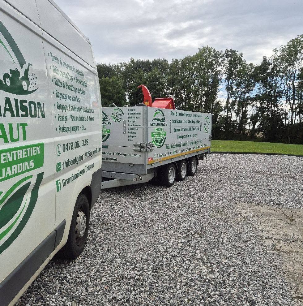 Camionnette et remorque de l'entreprise